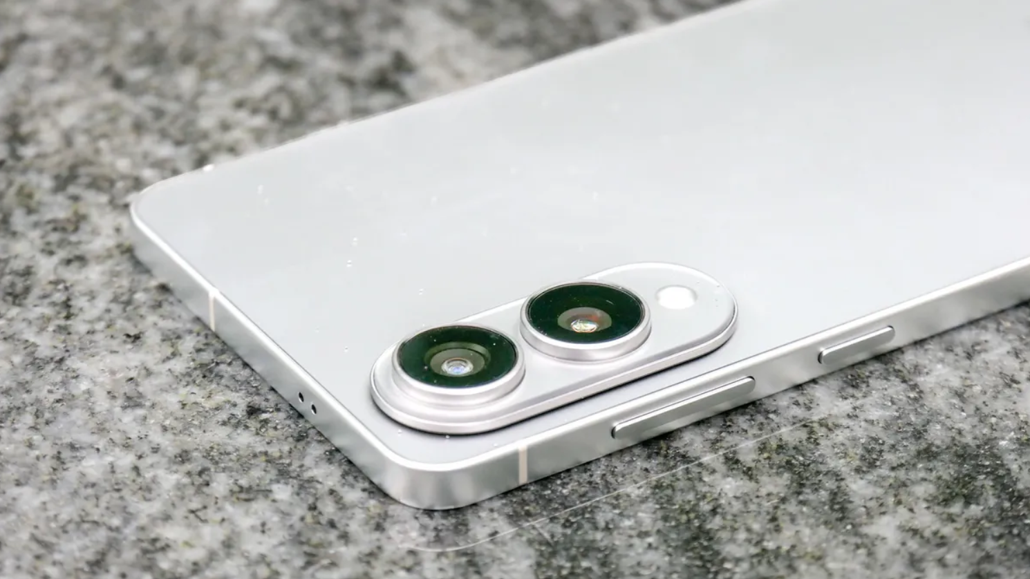 Galaxy S25 Edge.