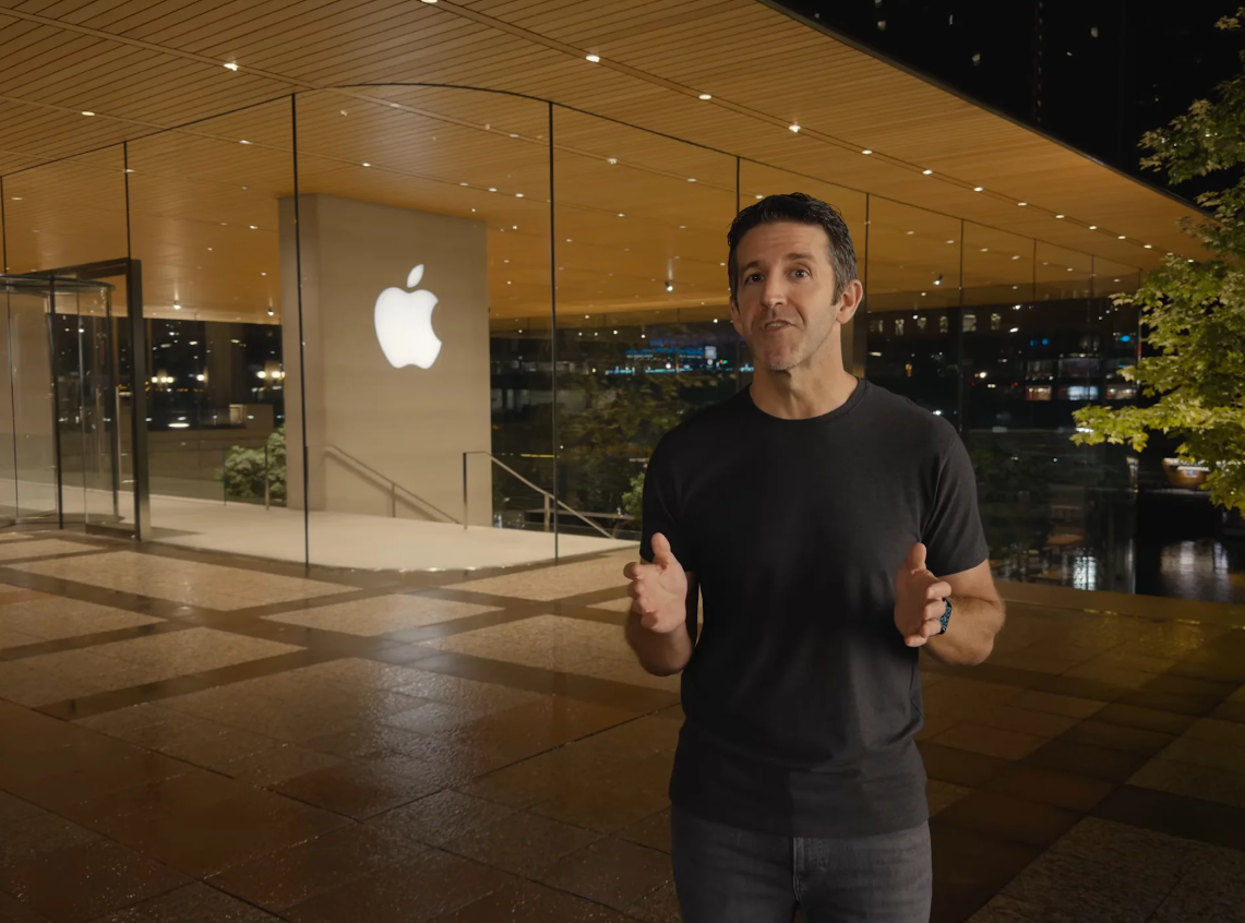 Phó chủ tịch cấp cao phụ trách Kỹ thuật Phần cứng của Apple&nbsp;— John Ternus.