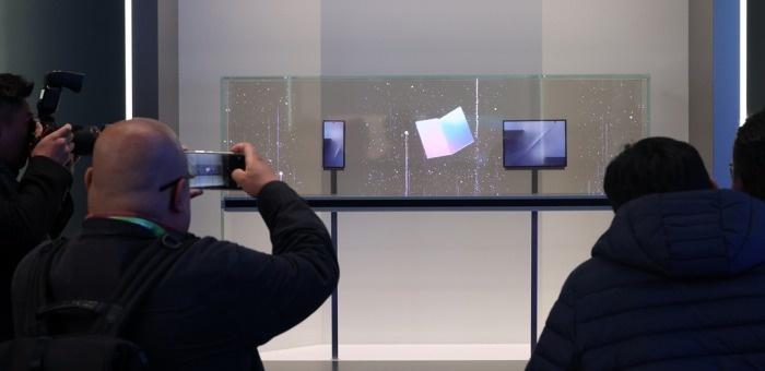 smartphone man hinh gap,  Galaxy Z Fold7,  smartphone gap ba,  smartphone gap Samsung,  Samsung APEC 2025 anh 7