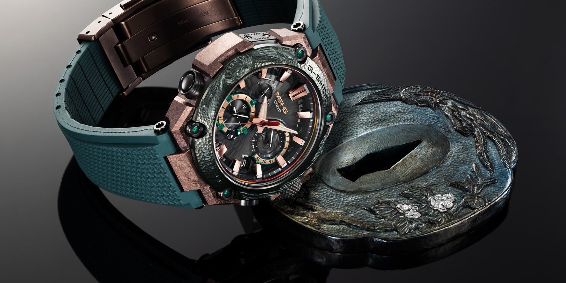 Casio ra mắt đồng hồ G-Shock vỏ titan hoạ tiết phượng hoàng và ngọc lục bảo - 4