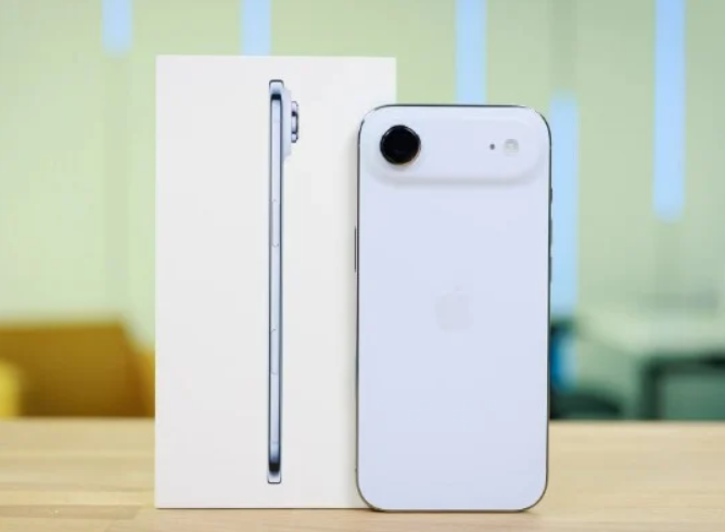 iPhone Air không "bán chạy" bằng các phiên bản iPhone mới khác.