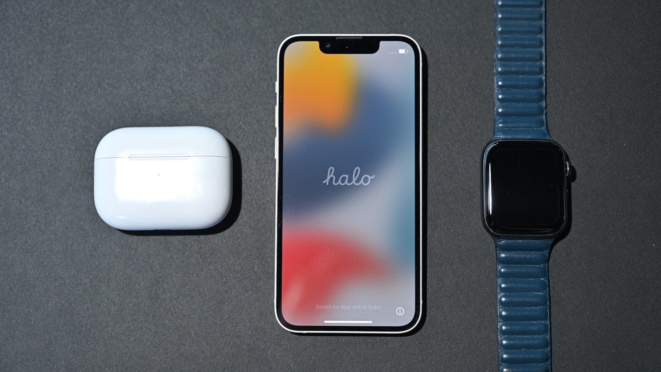iPhone 13 Mini siêu nhỏ gọn với màn hình 5,4&nbsp;inch.