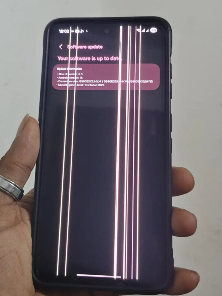 Màn hình chi chít sọc của S21 FE vừa được nâng cấp One UI 8.