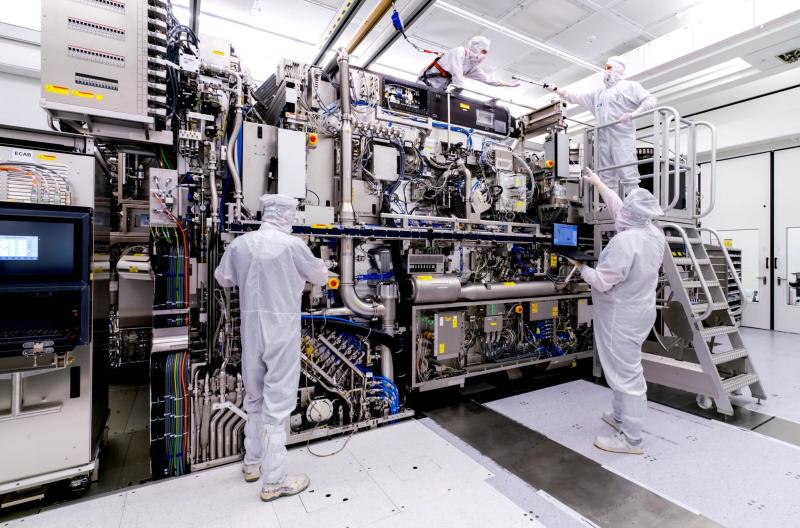 ASML anh 1