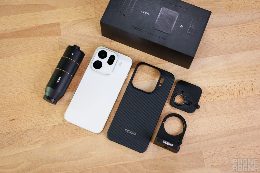 Oppo Find X9 Pro cùng loạt phụ kiện tương thích.