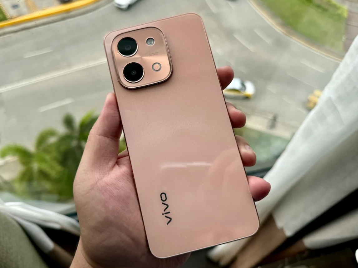 Vivo Y28.