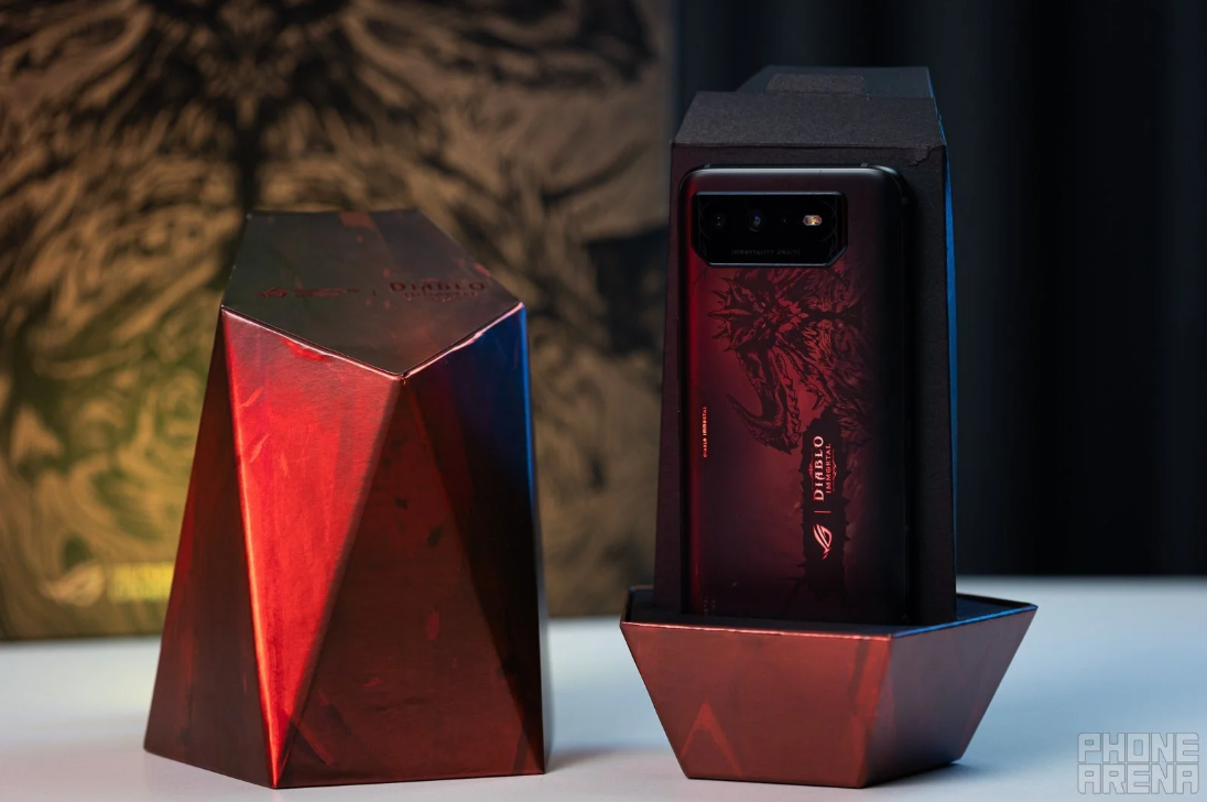 ROG Phone 6 Diablo Immortal Edition.