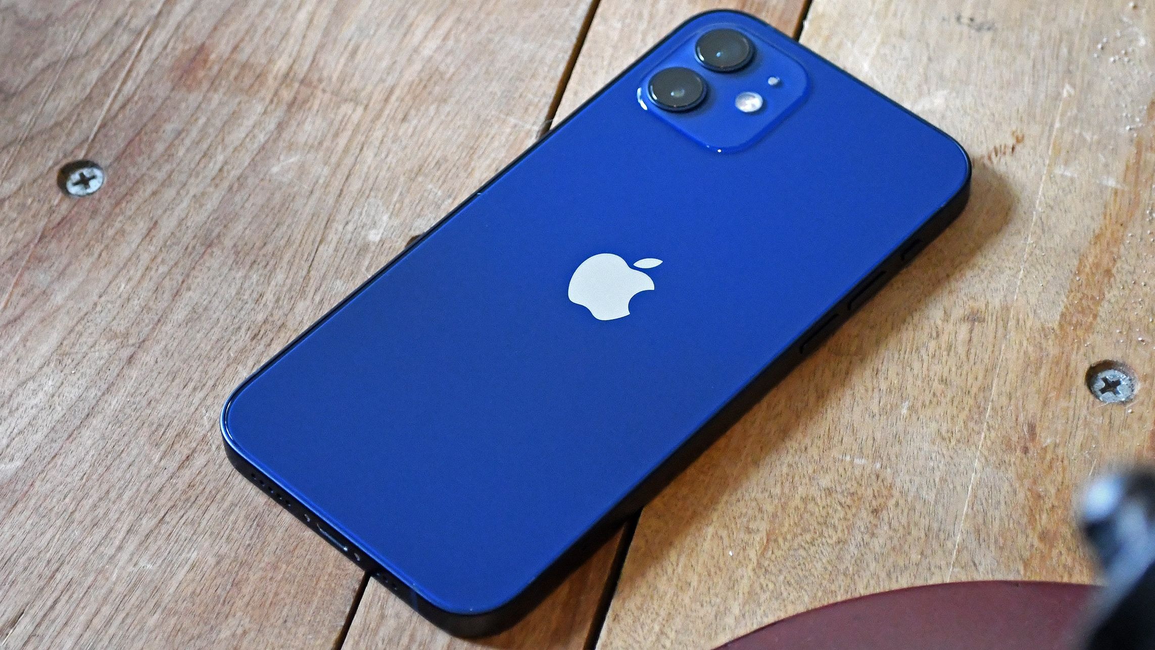 iPhone có màn đẹp, camera xịn, giá lại rẻ đáng mua hiện nay - 1