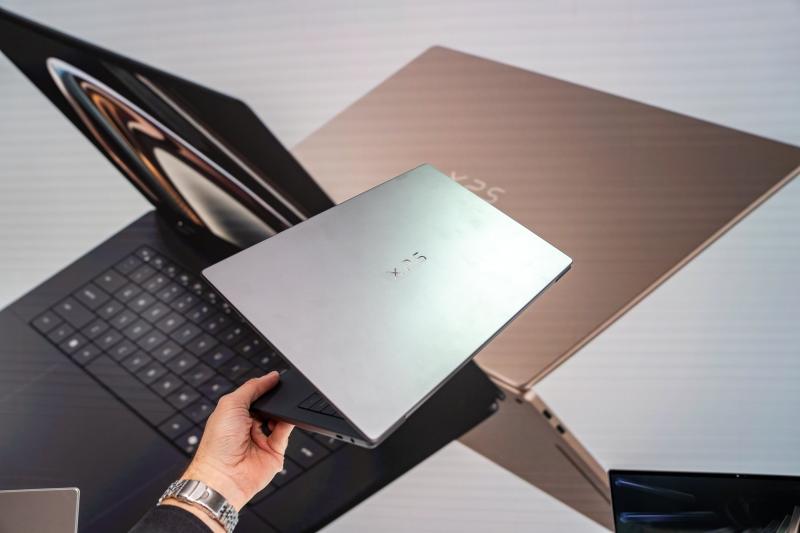 Dell XPS 14,  Dell XPS 16,  Dell XPS 2026,  laptop Dell XPS,  XPS vs MacBook Pro anh 8