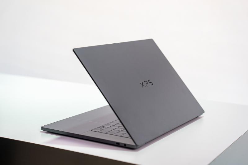 Dell XPS 14,  Dell XPS 16,  Dell XPS 2026,  laptop Dell XPS,  XPS vs MacBook Pro anh 9