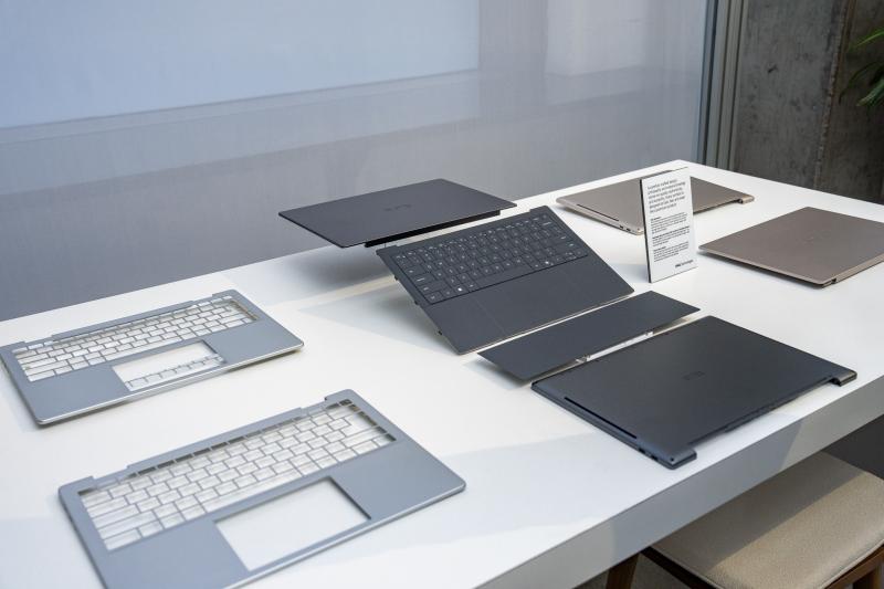 Dell XPS 14,  Dell XPS 16,  Dell XPS 2026,  laptop Dell XPS,  XPS vs MacBook Pro anh 12