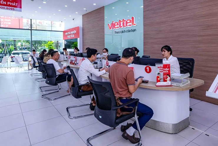 Người dùng vẫn có thể phải đến nhà mạng để đăng ký chuyển sang eSIM.
