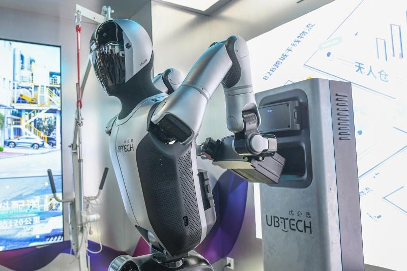 Robot hinh nguoi anh 10