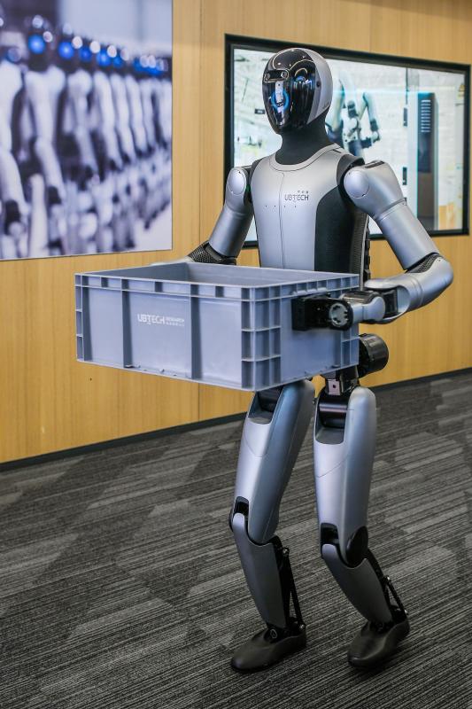 Robot hinh nguoi anh 4