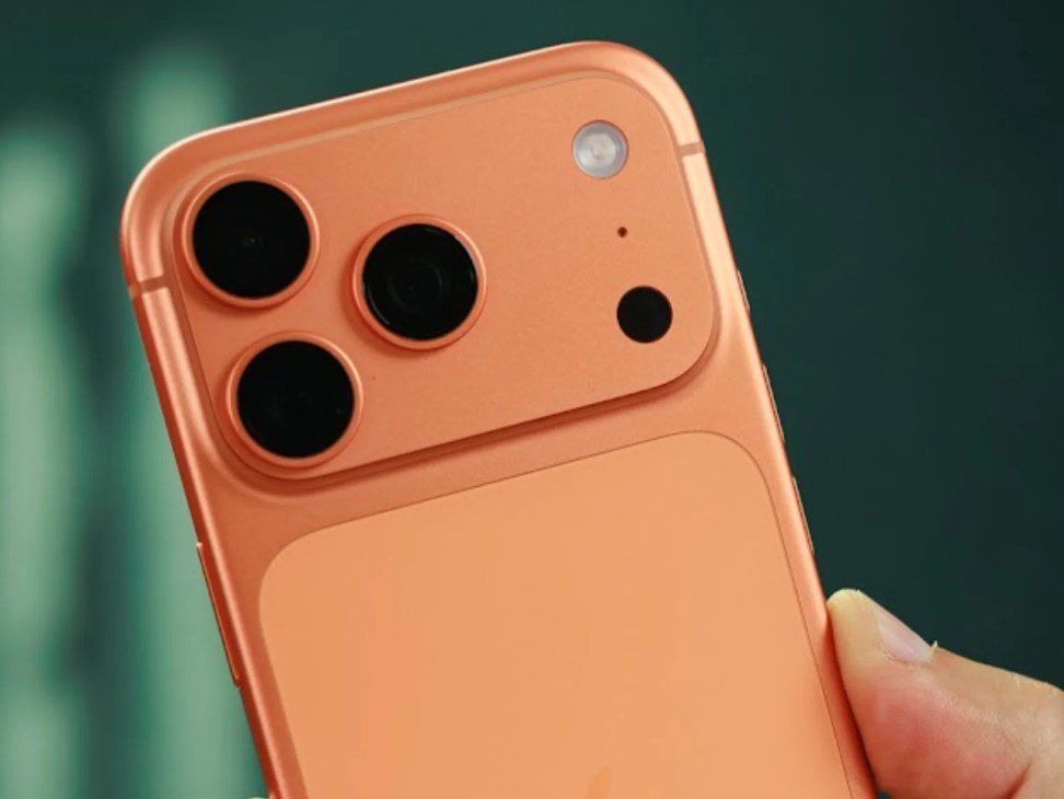 iPhone 17 Pro màu cam.