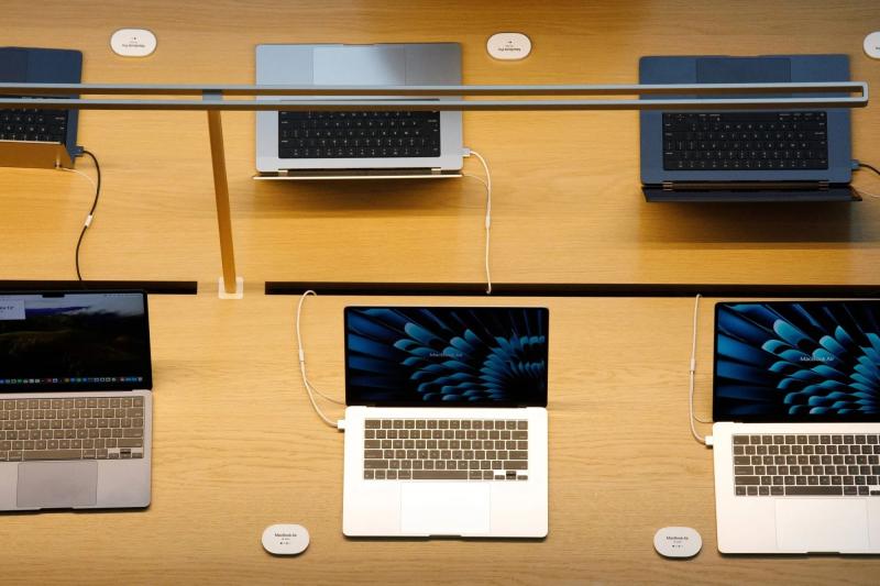 Apple iPhone 17e,  Apple iPad Air M4,  Apple MacBook Pro M5,  tin don iPhone 17e anh 3