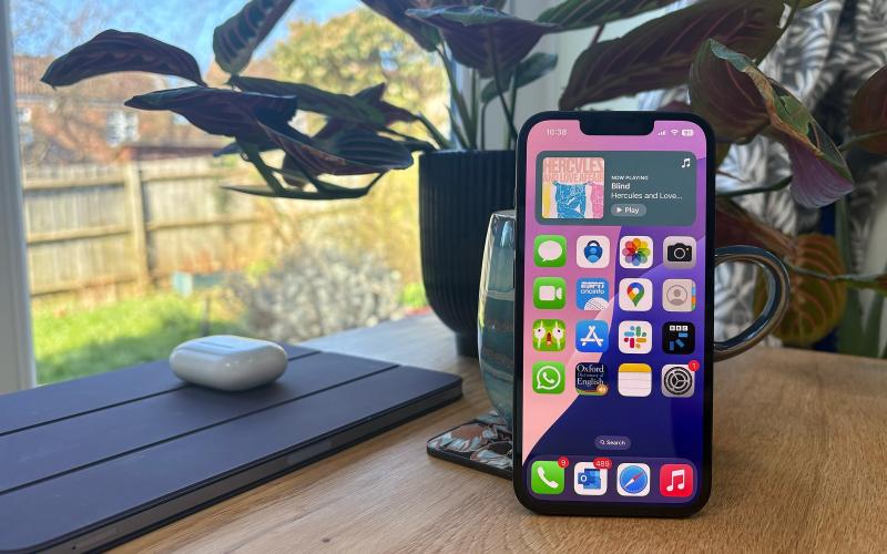 tin don iPhone 17e,  gia ban iPhone 16e,  iPhone 16e la gi,  iPhone gia re anh 3