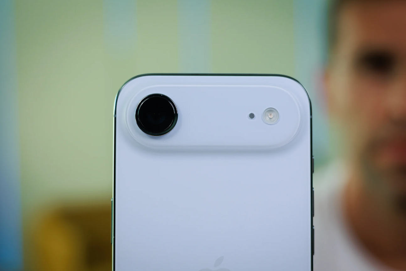 iPhone Air.