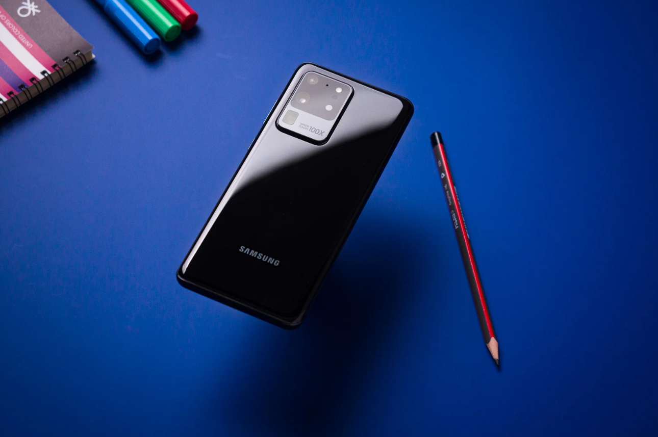 Vào năm 2020, Samsung Galaxy S20 Ultra có pin 5000 mAh.