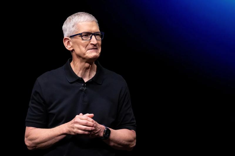 CEO Apple John Ternus,  CEO Apple Tim Cook,  CEO Apple la ai,  John Ternus la ai anh 2