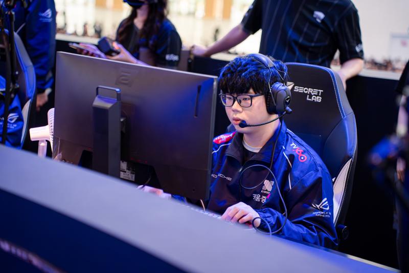 LCK,  DRX,  HLE,  VEC,  Ha Noi anh 11