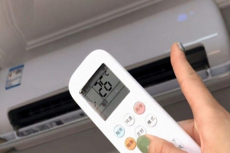 Ngay cả khi điều chỉnh nhiệt độ thấp, không khí vẫn có thể ngột ngạt, oi bức.