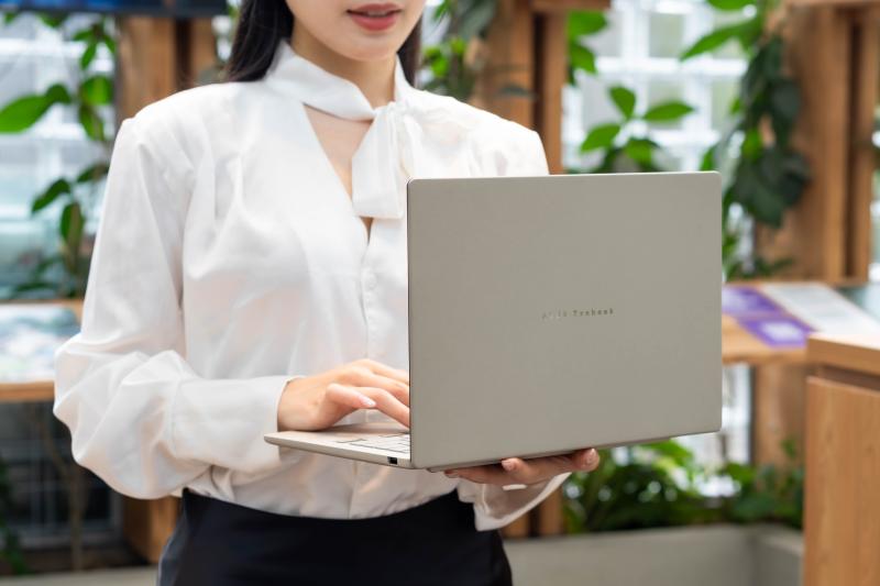 Zenbook A14 anh 3