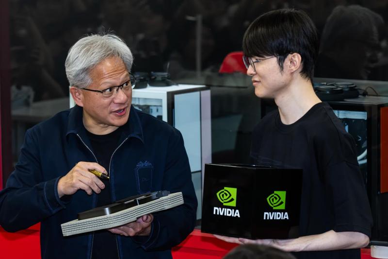 Jensen Huang anh 8
