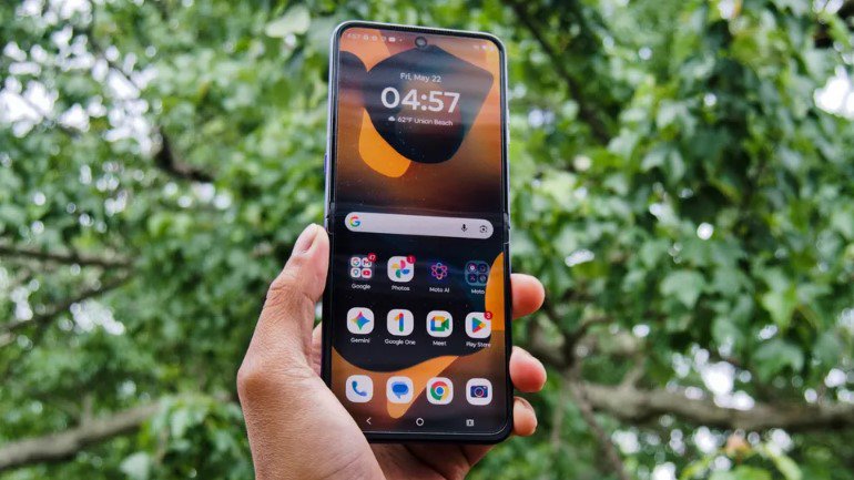 Motorola Razr Ultra 2026 được tích hợp pin&nbsp;silicon-carbon.