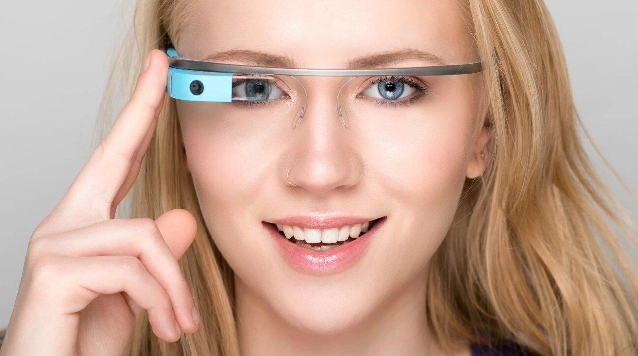 Google đã thất bại với chiếc Google Glass đời đầu.