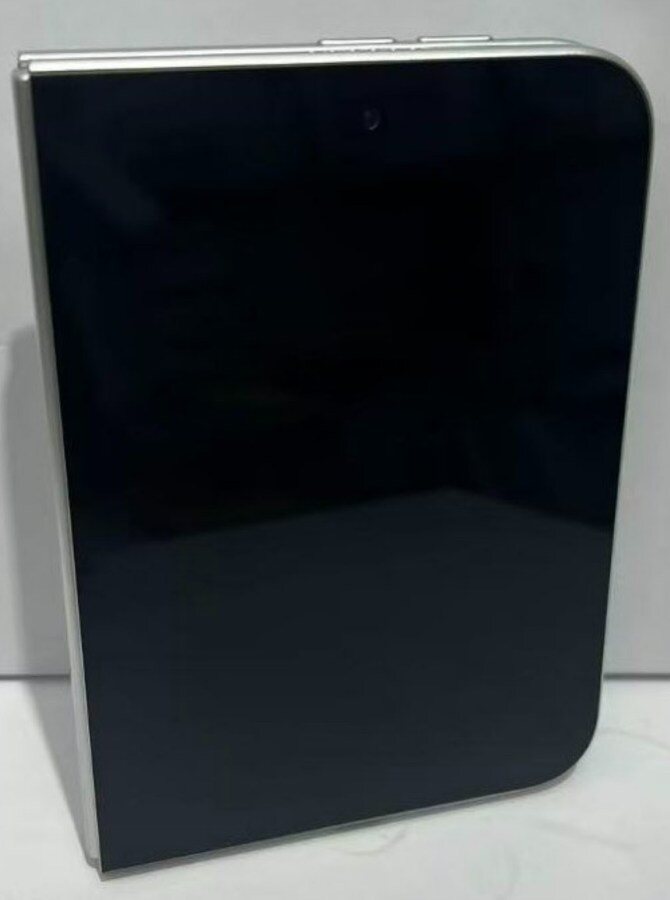 Ảnh tin đồn của iPhone Ultra.