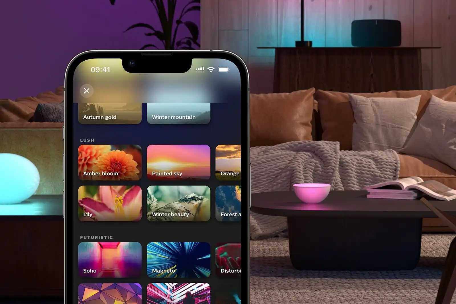 Philips Hue tích hợp trợ lý AI điều chỉnh ánh sáng theo bối cảnh sử dụng.