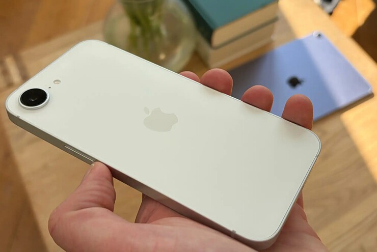 Bí quyết giúp Apple giảm giá iPhone dòng “e” mà ít người biết - 3
