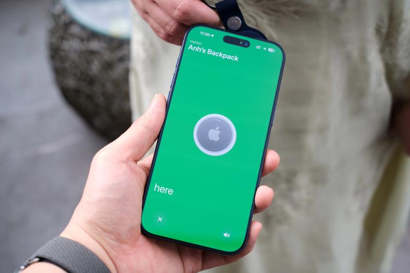 đánh giá AirTag 2, trên tay AirTag 2, AirTag là gì, AirTag của Apple, phụ kiện AirTag 2 ảnh 6 đánh giá AirTag 2, trên tay AirTag 2, AirTag là gì, AirTag của Apple, phụ kiện AirTag 2 ảnh 6