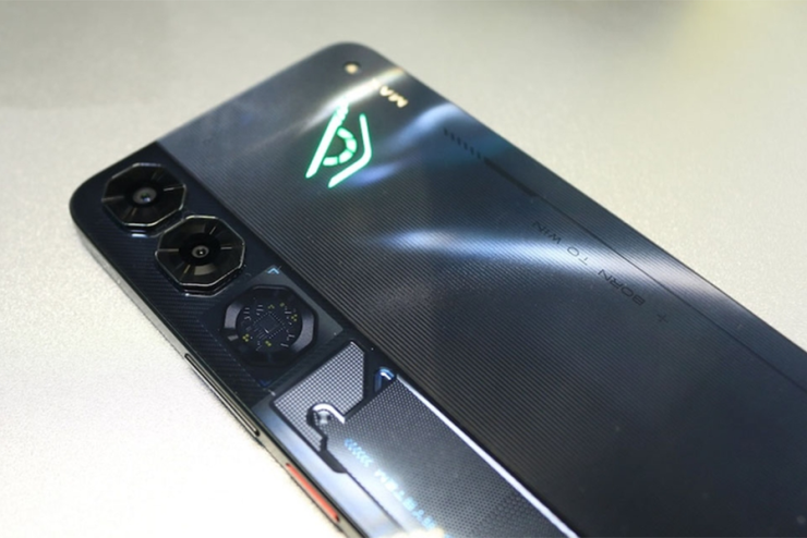 &nbsp;Nubia Neo 5 GT nổi bật nhờ cấu hình mạnh mẽ. Ảnh: ZTE