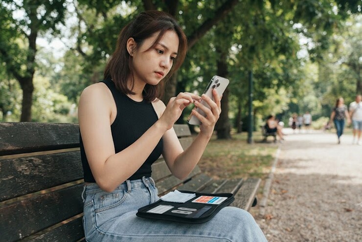 Chất lượng cảm ứng có thể không mượt hoặc nhạy như nguyên bản.