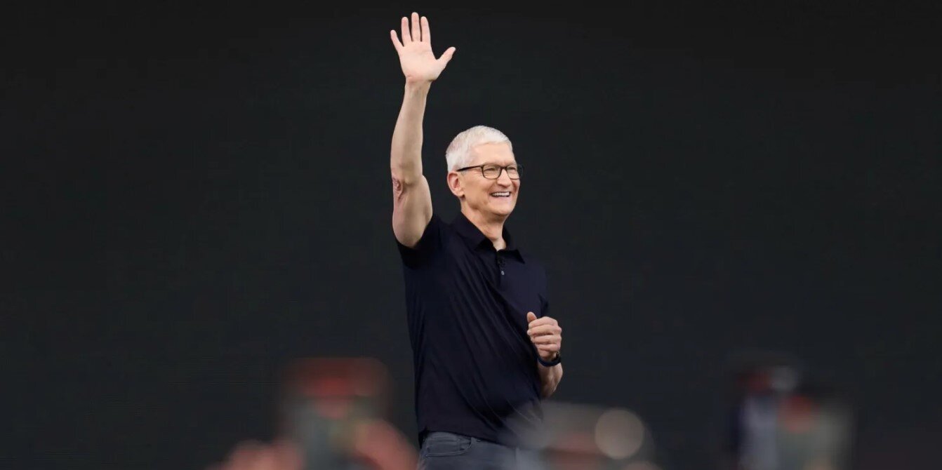 CEO Apple - Tim Cook.