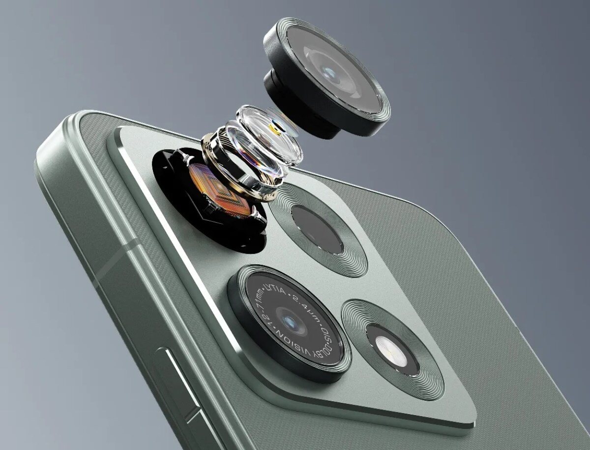 Cận cảnh camera sau của Motorola Edge 70 Max.