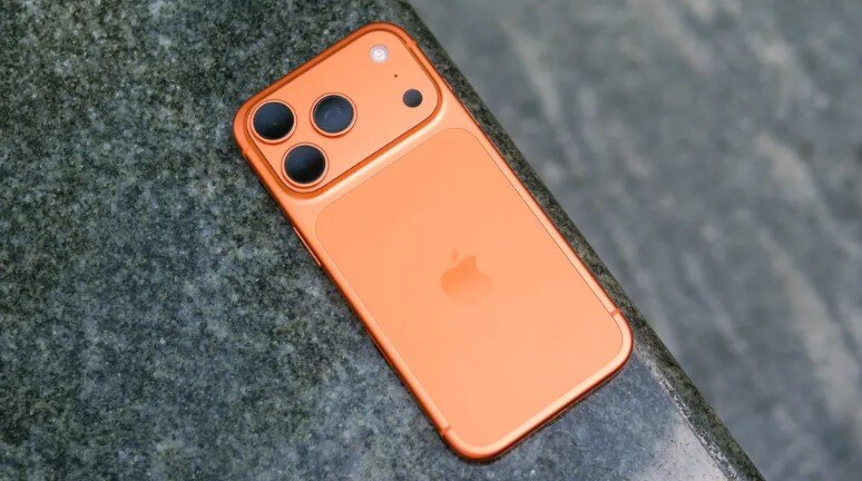 iPhone 17 Pro màu Cam vũ trụ.