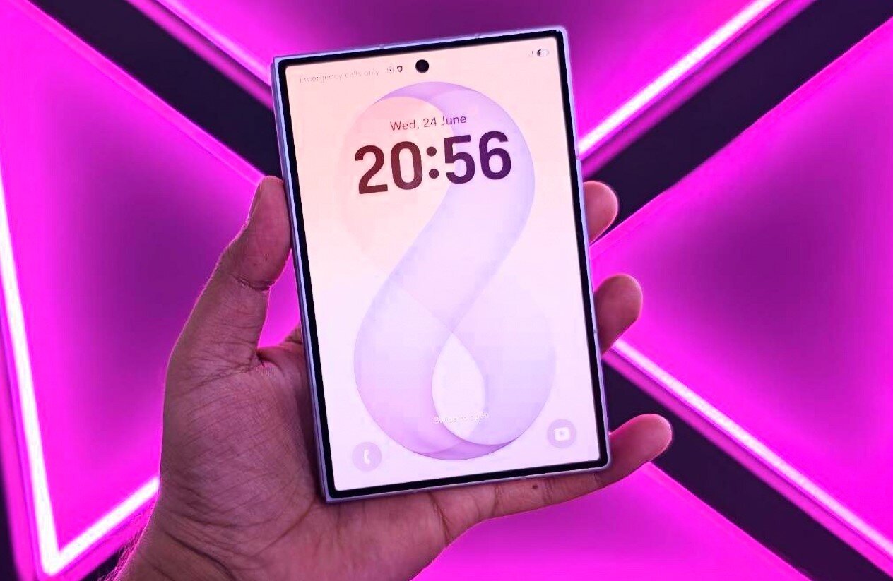 Màn hình ngoài của Galaxy Z Fold 8.