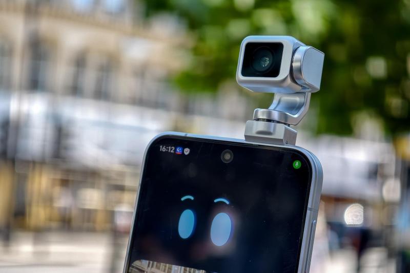 Honor Robot Phone,  gimbal chống rung smartphone,  gimbal DJI Osmo Pocket,  smartphone tích hợp gimbal ảnh 5