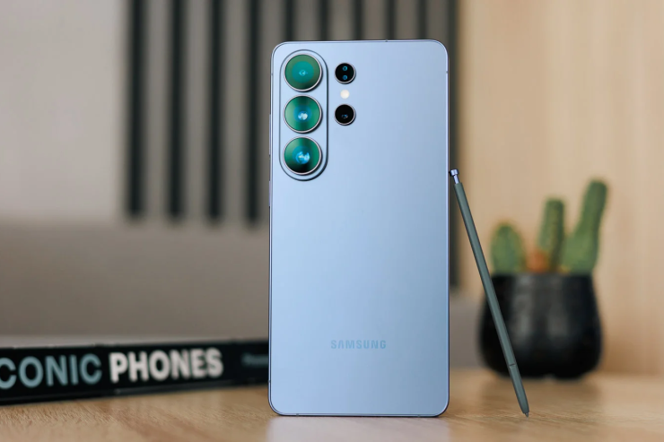 Mẫu máy kế nhiệm Galaxy S26 Ultra có thể sẽ đối mặt với sự cạnh tranh ít gay gắt hơn nhiều. Ảnh: PhoneArena