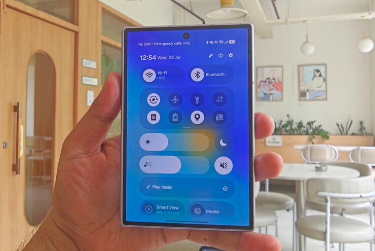 Người dùng Galaxy Z Fold8/Z Fold8 Ultra được khuyến cáo nên mua gói Samsung Care+.