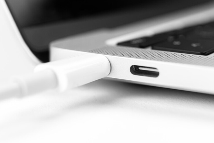 Quên sạc MacBook, có nên dùng tạm sạc điện thoại? - 3
