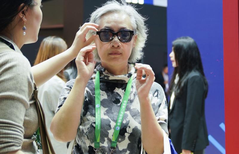 Kính XR ảnh 3 Kính XR ảnh 3