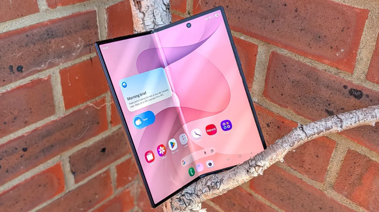 Galaxy Z Fold 8 Ultra.
