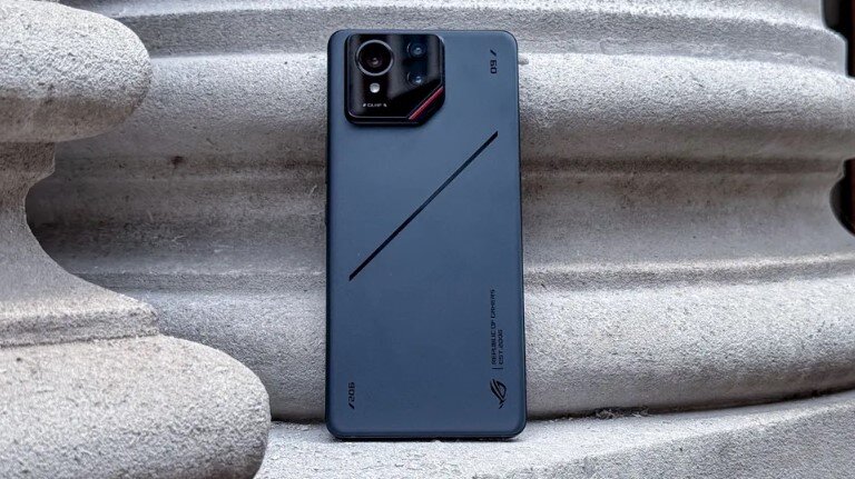 Asus ROG Phone 9 Pro.