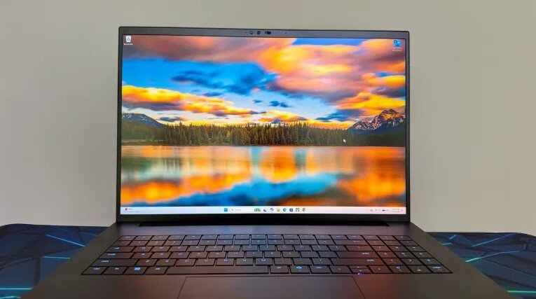 Màn hình Razer Blade 18.