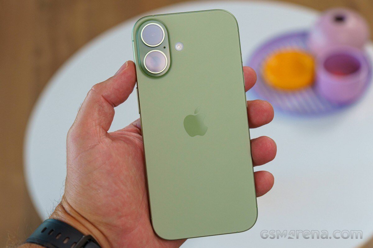 iPhone 17.