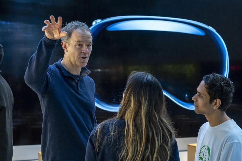 John Ternus là ai, Tim Cook nghỉ hưu, CEO Apple là ai, Tim Cook từ chức ảnh 5 John Ternus là ai, Tim Cook nghỉ hưu, CEO Apple là ai, Tim Cook từ chức ảnh 5